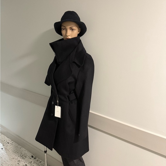 Elegant Black Wool Coat - Brand New with Tag - Picture 3 of 3